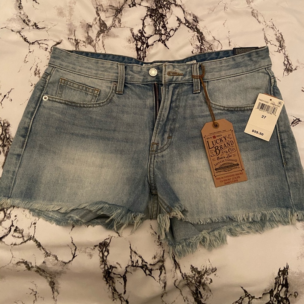Lucky Brand “The boyfriend short” size 27